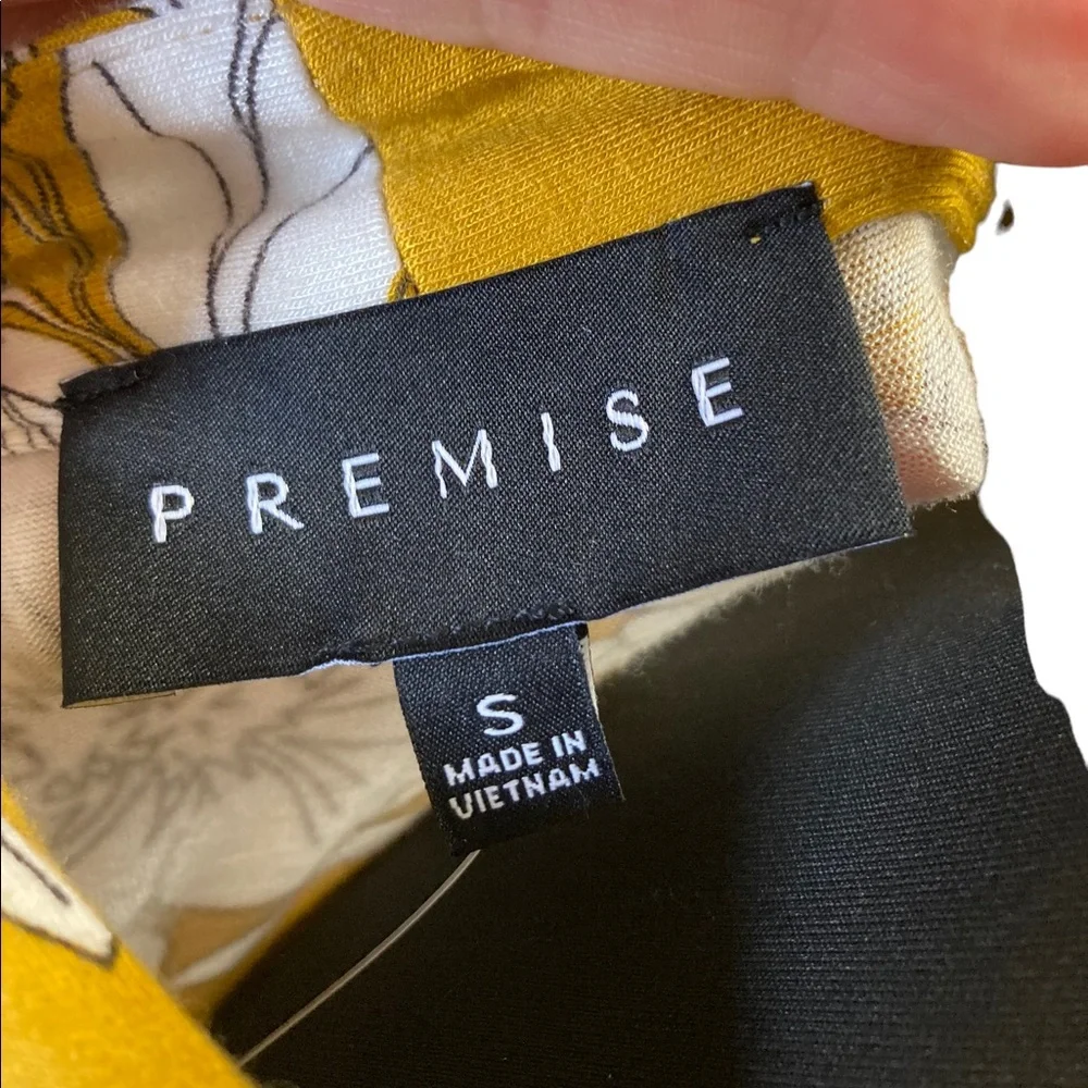 Premise Sleeveless Top - Picture 6 of 8